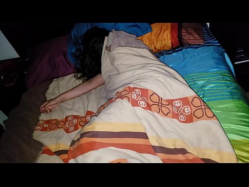 ❤️ El fillastre renya la seva jove madrastra mentre dorm. ❤️❌ Sexe al porno ca.bladesoul.top ❌